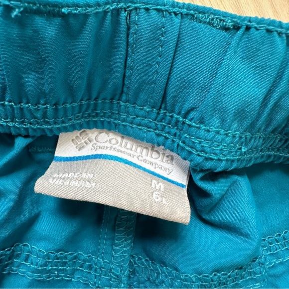 Columbia Women’s teal Nylon Athletic Shorts size Medium - Picture 4 of 5